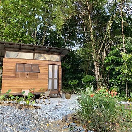 Kebun Lisdtari Farmstay Air Hangat Luaran gambar