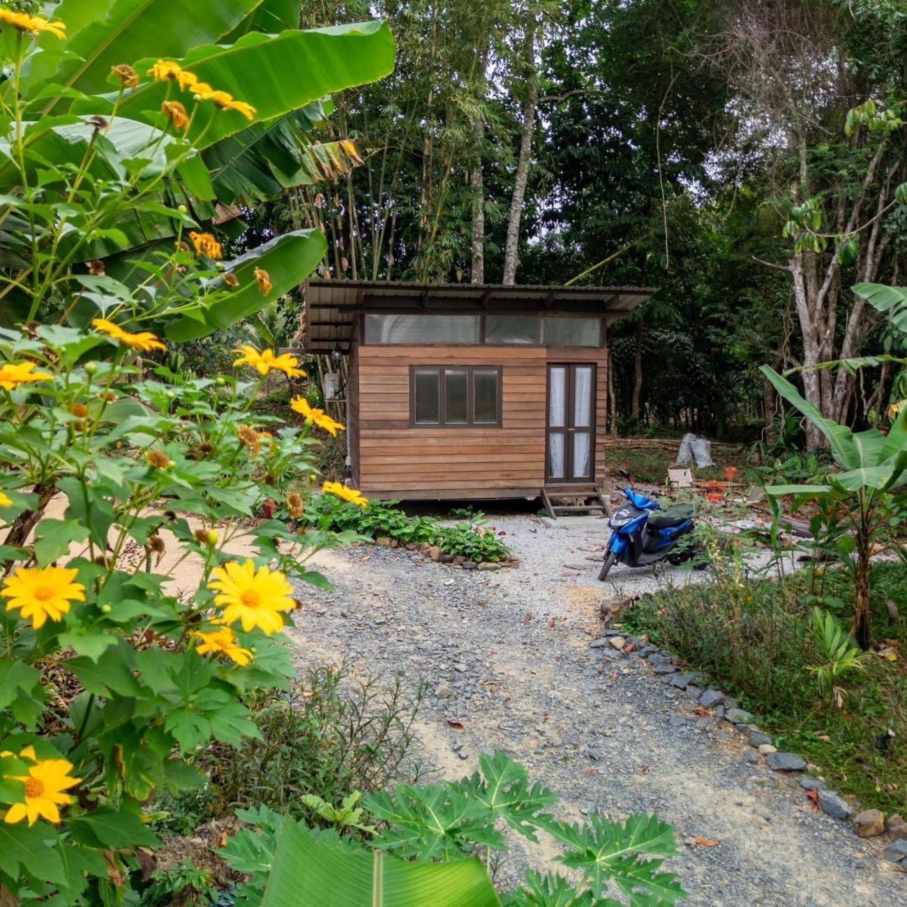 Kebun Lisdtari Farmstay Air Hangat Luaran gambar